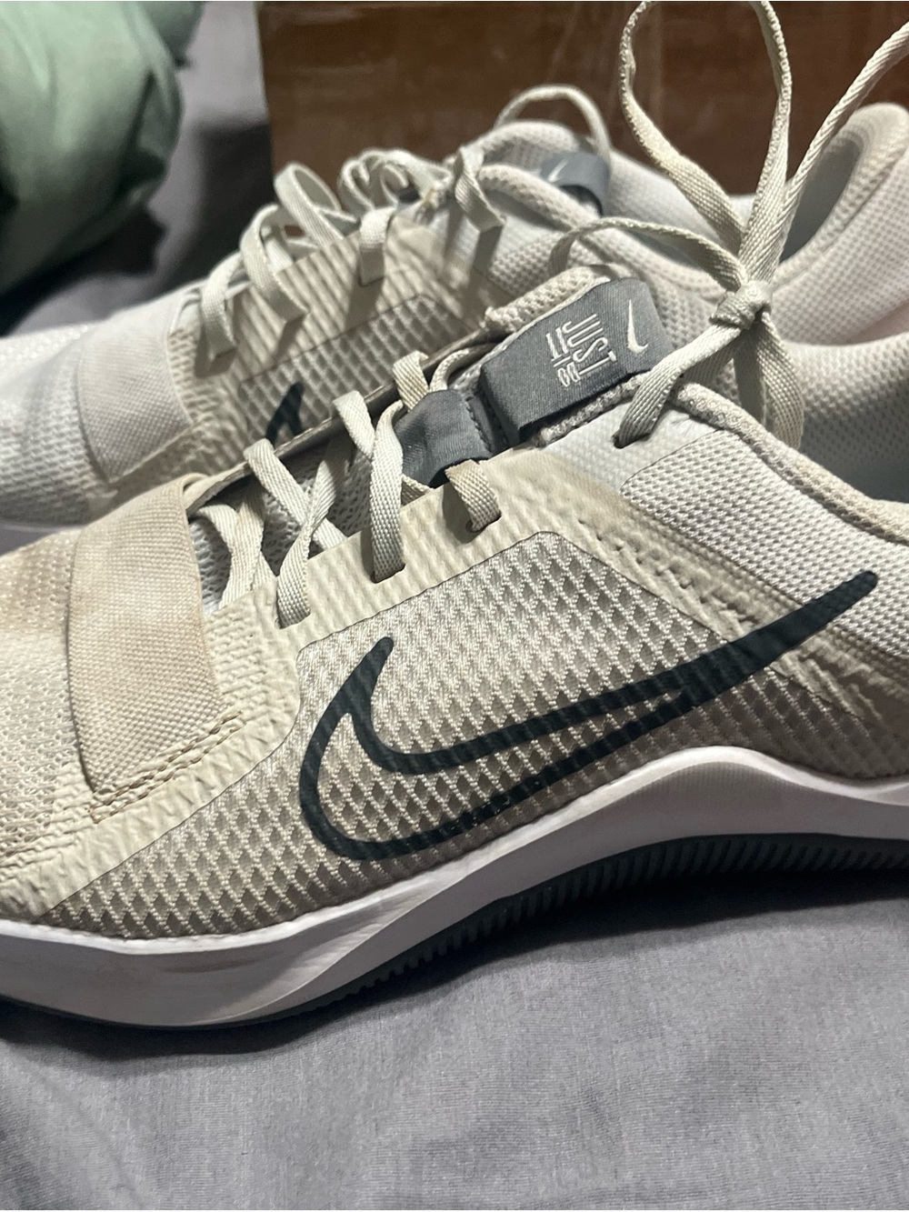 Nike MC Trainer 2 Photon Dust Anthracite Running mens size 7.5